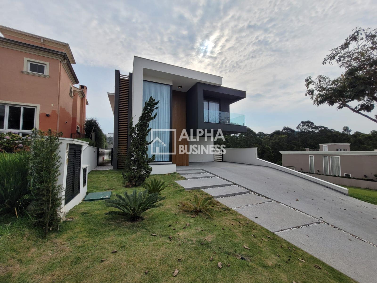CASA NO TAMBORÉ 11 | Casa à venda - view 1