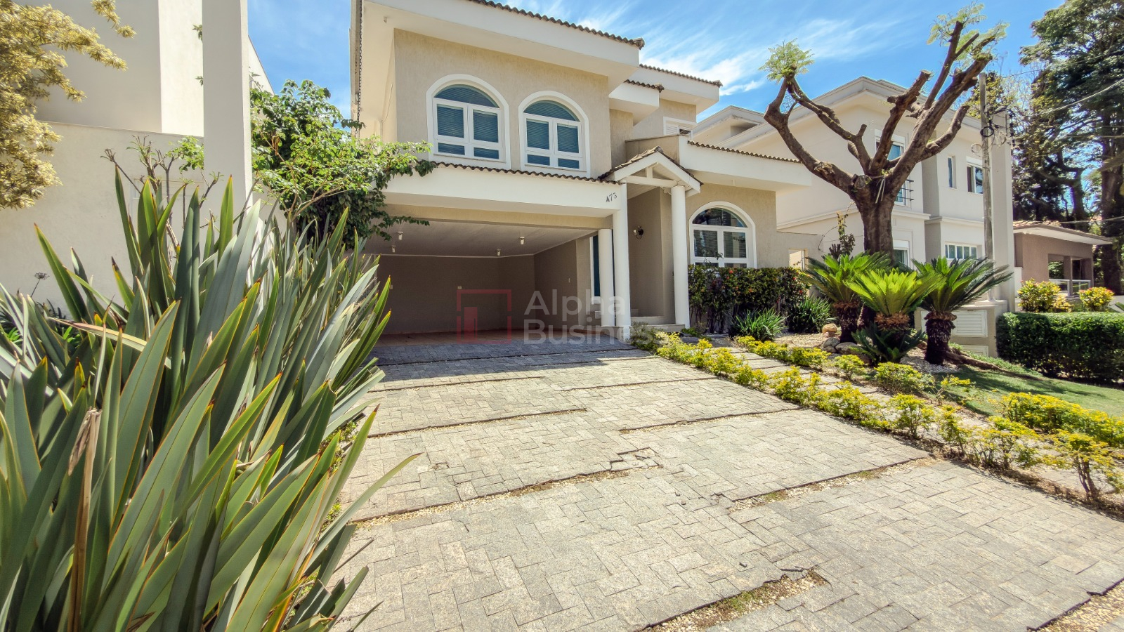 Casa com 4 dormitórios (03 suítes) à venda, 348 m² por R$ 2.950.000 – Alphaville 3 – Santana de Parnaíba/SP - view 1