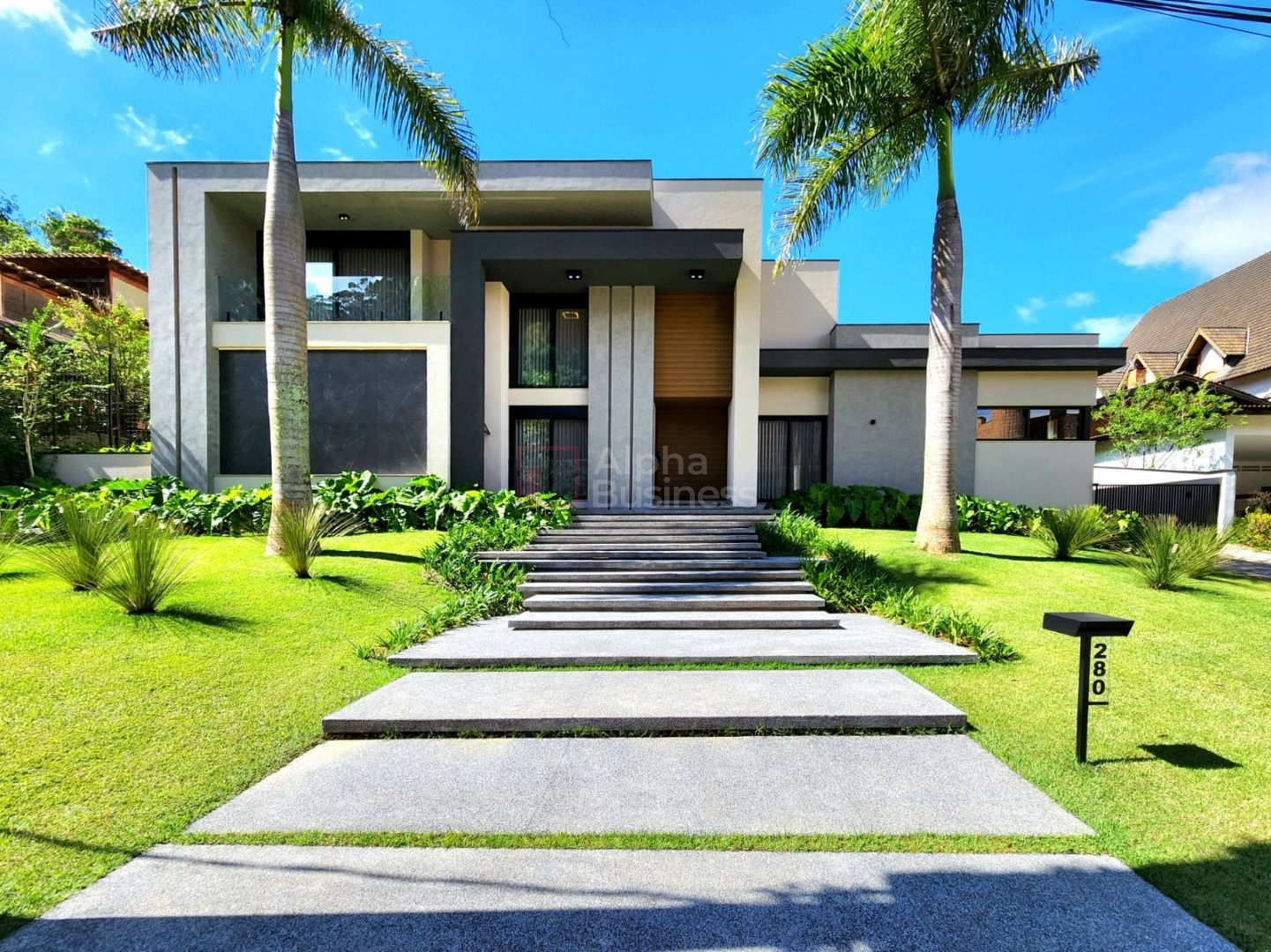 Casa com 5 suítes no Tamboré 1 – 800m² de Sofisticação e Conforto - view 1