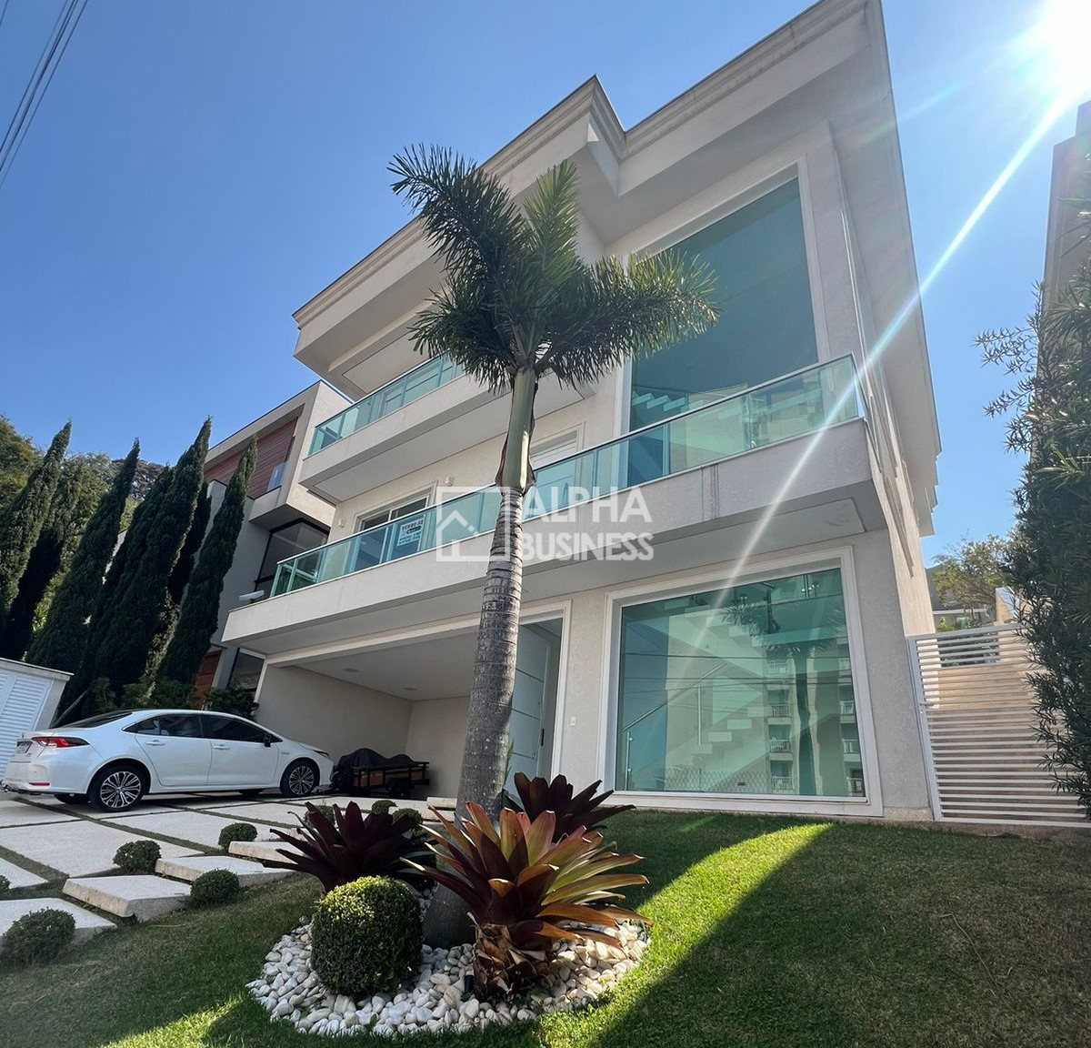 CASA À VENDA NO ALPHASITIO | SANTANA DE PARNAÍBA – SP - view 1