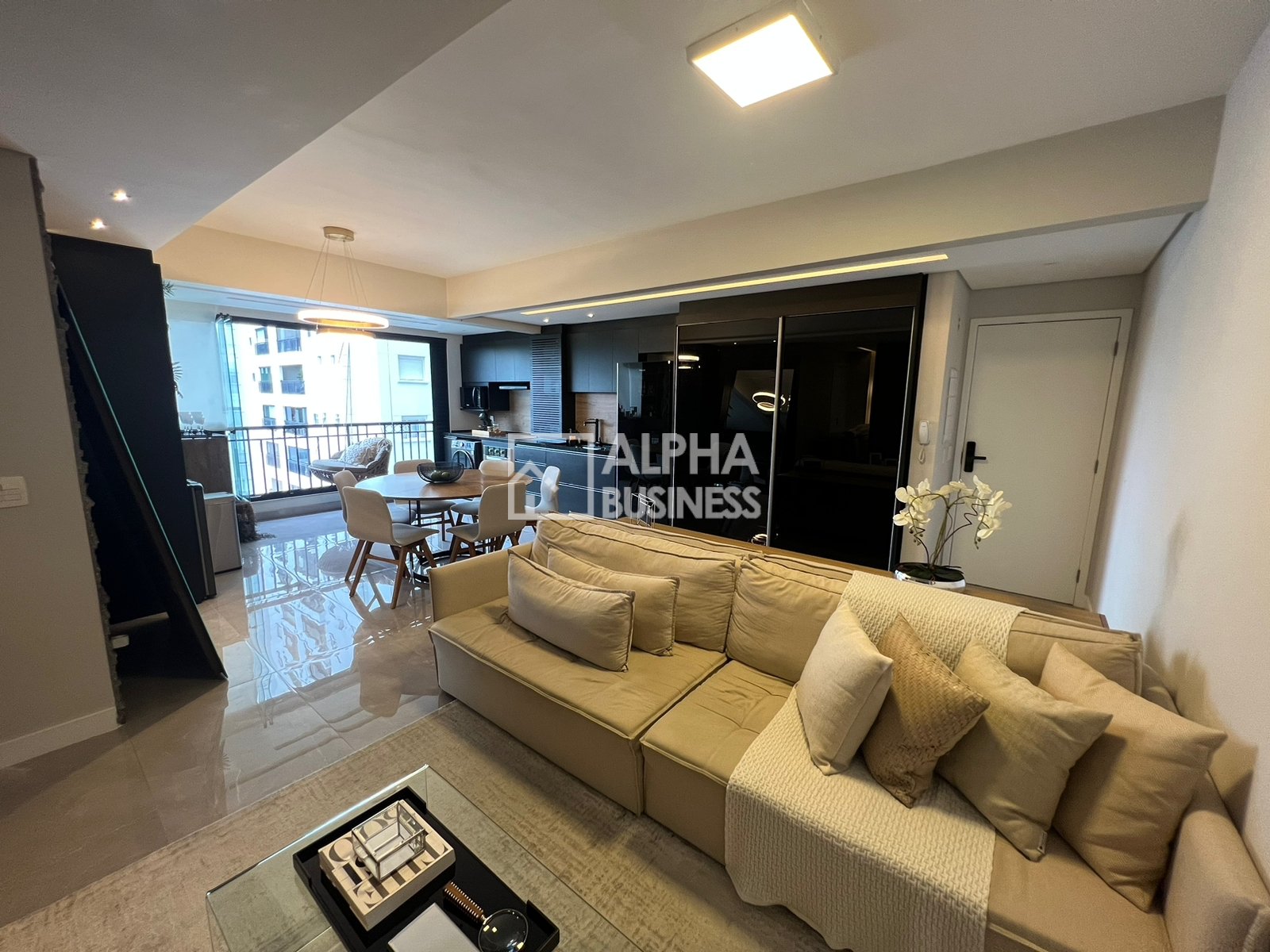 Apartamento mobiliado e decorado no Royal Park | Venda ou Locação | Alphaville – SP - view 1
