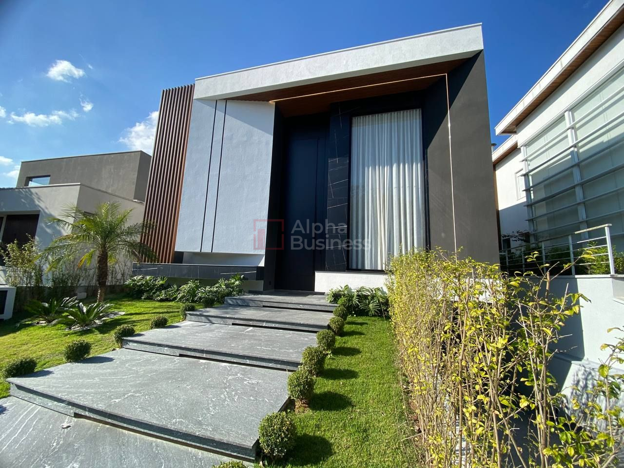 Casa com 4 suítes à venda, 430 m² por R$ 9.290.000 – Tamboré 11 – Santana de Parnaíba/SP - view 1