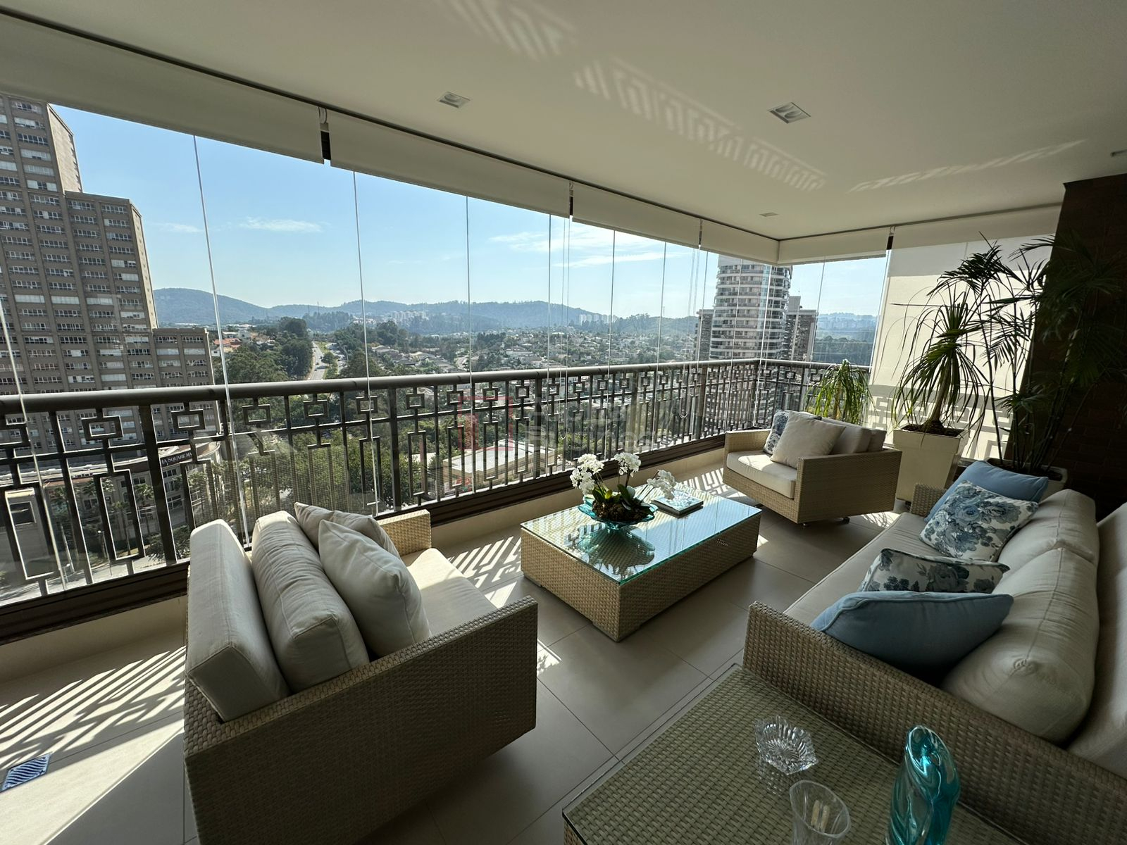 Apartamento mobiliado com 3 suítes à venda, 288 m² por R$ 5.300.000 – Edifício Atria – Barueri/SP - view 1