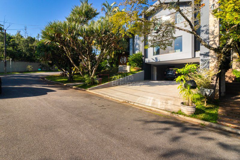Casa com 4 dormitórios (03 suítes) à venda, 460 m² por R$ 3.290.000 – Alphaville 10 – Santana de Parnaíba/SP - view 1