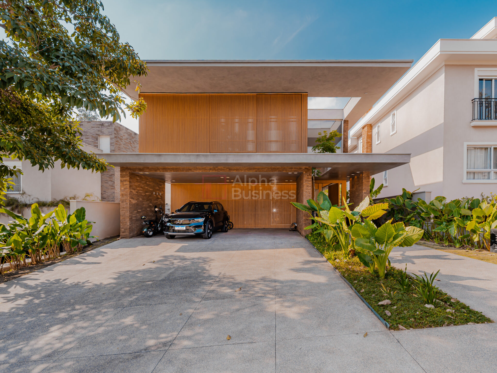 Casa mobiliada com 4 suítes à venda, 533 m² por R$ 11.600.000 – Tamboré 11 – Santana de Parnaíba/SP - view 1