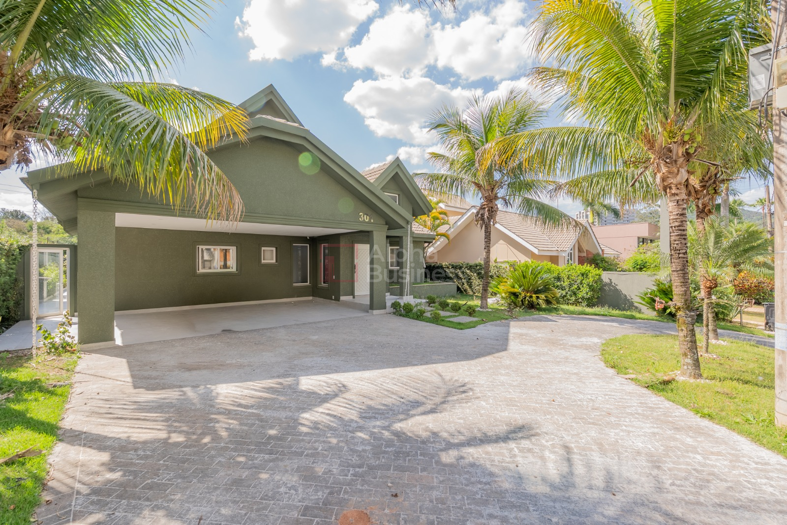 Casa com 5 dormitórios (04 suítes), 507 m² – venda por R$ 13.900.000 ou aluguel por R$ 65.000/mês – Tamboré 3 – Santana de Parnaíba/SP - view 1