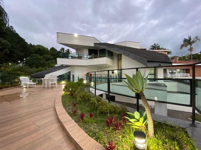 Casa mobiliada com 4 suítes, 798 m² – venda por R$ 9.000.000 ou aluguel por R$ 38.400/mês – Alphaville 10 – Santana de Parnaíba/SP - view 1