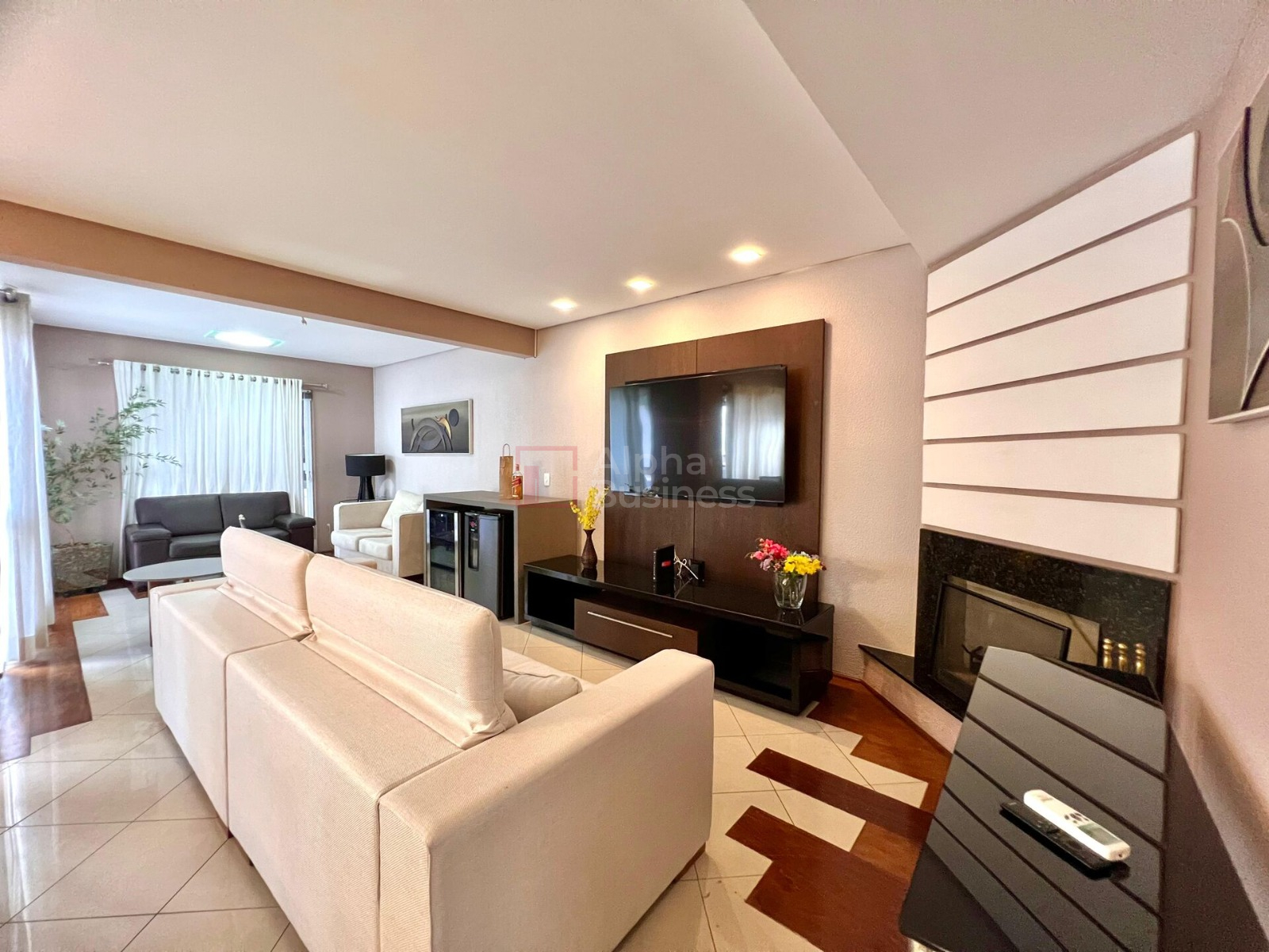 Casa mobiliada com 3 dormitórios (01 suíte) para alugar, 187 m² por R$ 13.945/mês – Tamboré 4 – Santana de Parnaíba/SP - view 1