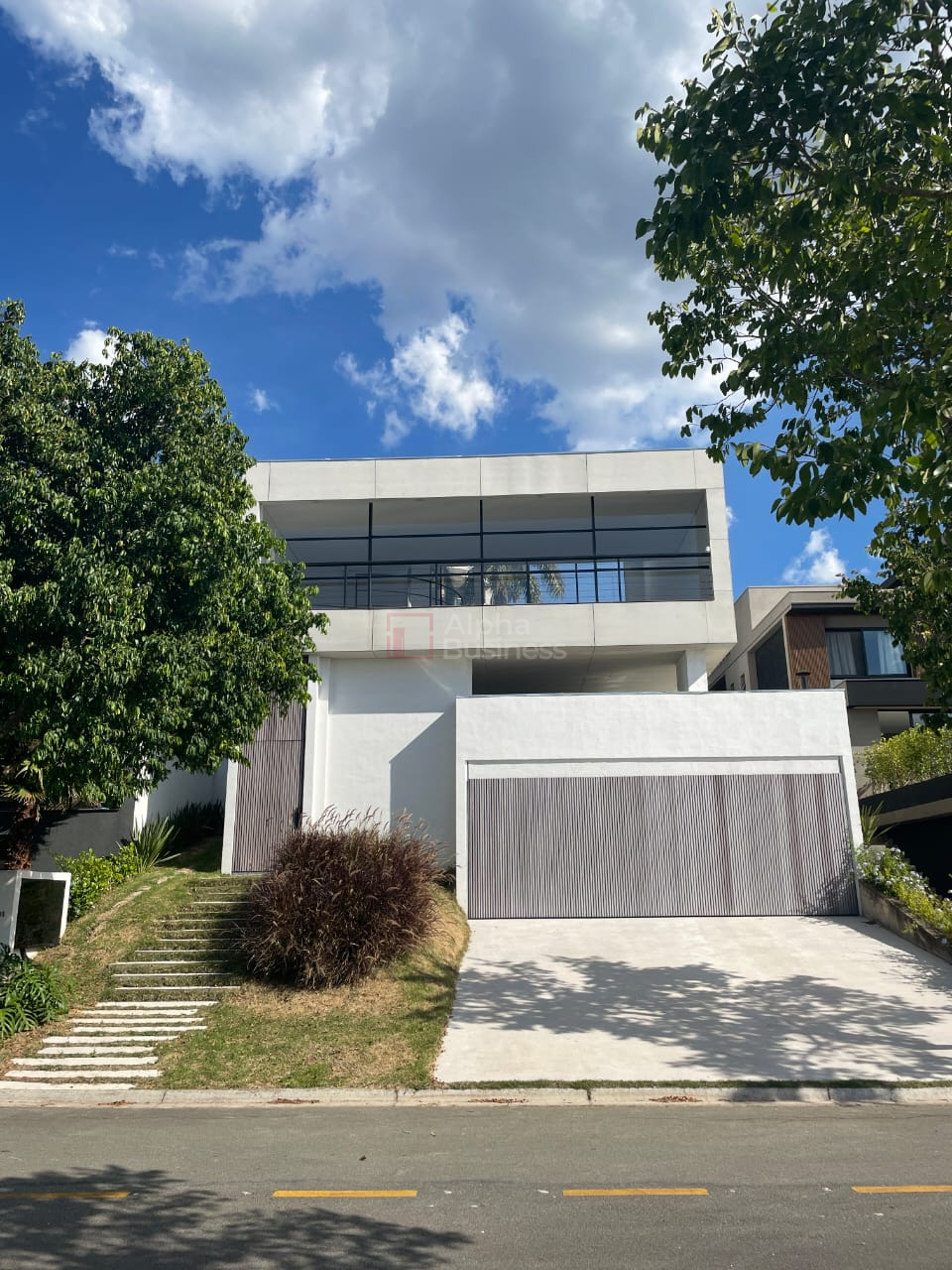 Casa com 4 suítes, 370 m² – venda por R$ 4.600.000 ou aluguel por R$ 31.900/mês – Gênesis 2 – Santana de Parnaíba/SP - view 1