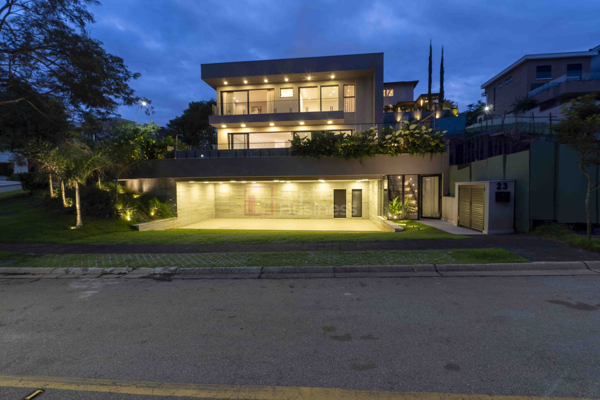 Casa mobiliada com 5 suítes à venda, 620 m² por R$ 12.290.000 – Gênesis 2 – Santana de Parnaíba/SP - view 1