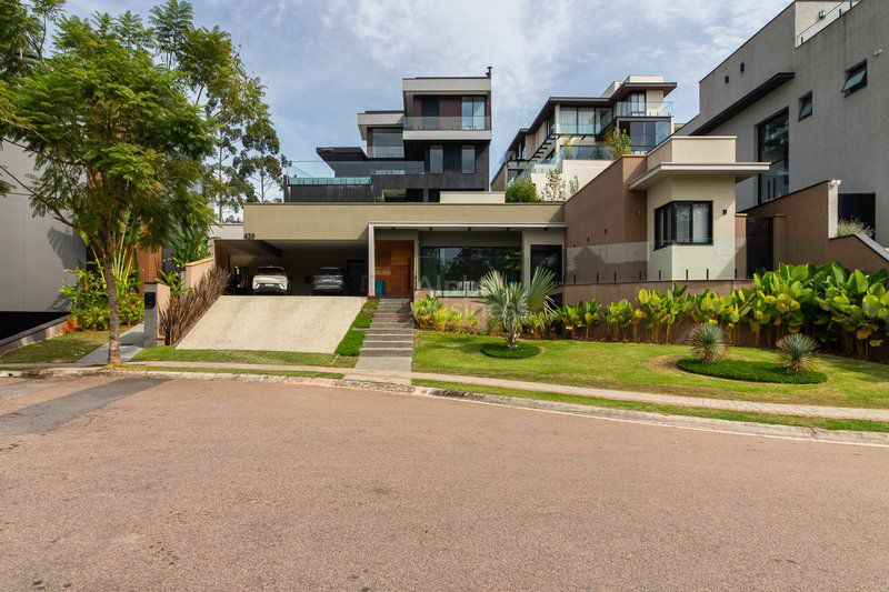 Casa com 3 suítes à venda, 230 m² por R$ 3.800.000 – Itahyê – Santana de Parnaíba/SP - view 1