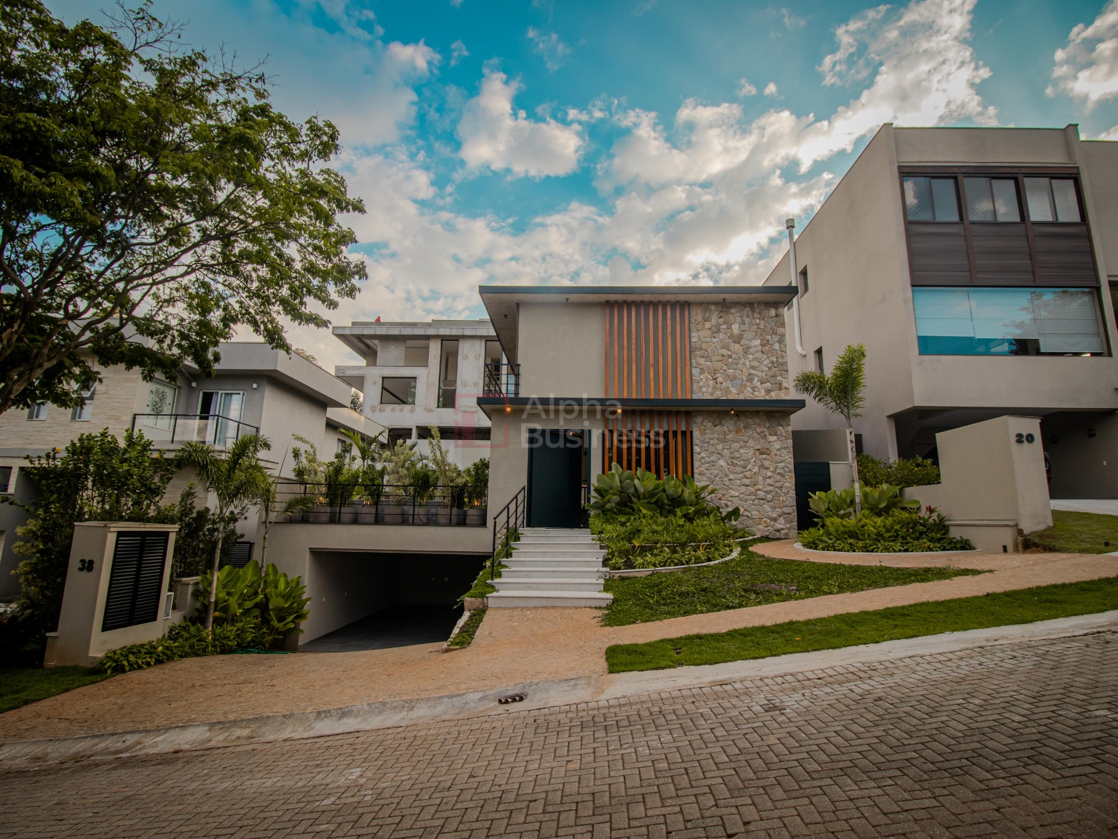Casa com 4 dormitórios (02 suítes) à venda, 533 m² por R$ 10.950.000 – Tamboré 11 – Santana de Parnaíba/SP - view 1