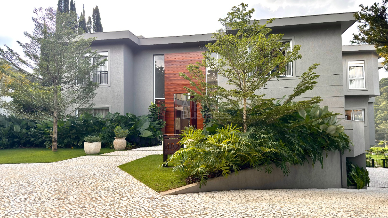 Mansão com 4 suítes à venda, 1361 m² por R$ 32.990.000 – Tamboré 1 – Barueri/SP - view 1